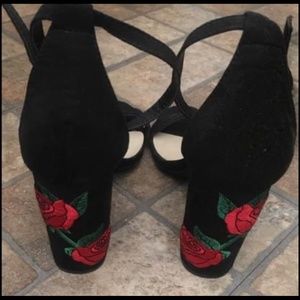 Rose embroidered velvet heels